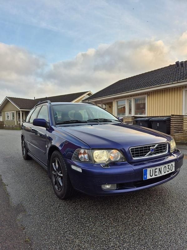 Begagnad 2004 Volvo V40 Kombi | 26 000 kr - Bild 1/4