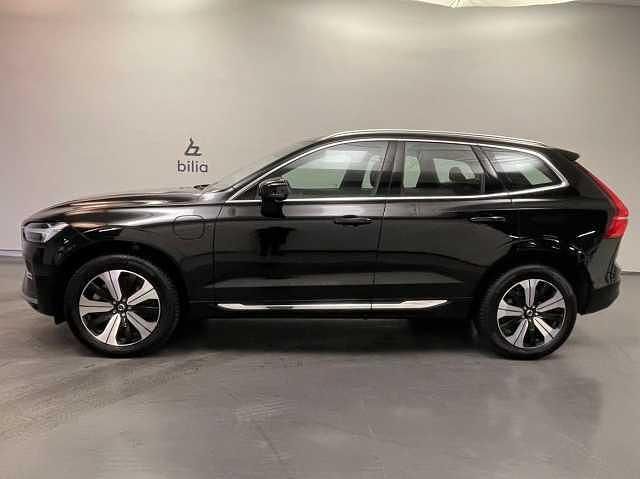 Begagnad Volvo XC60 Plus 355 HK (261 kW) 2022 Svart SUV