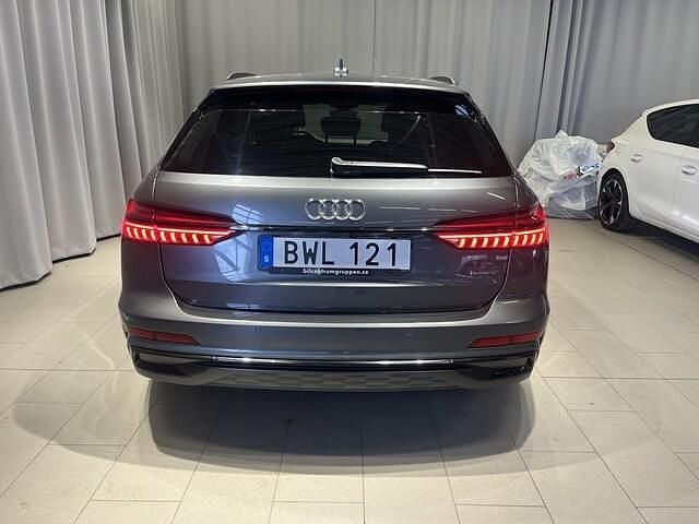 Begagnad Audi A6 S-Line 371 HK (272 kW) 2023 Daytonagrå pärleffekt Kombi
