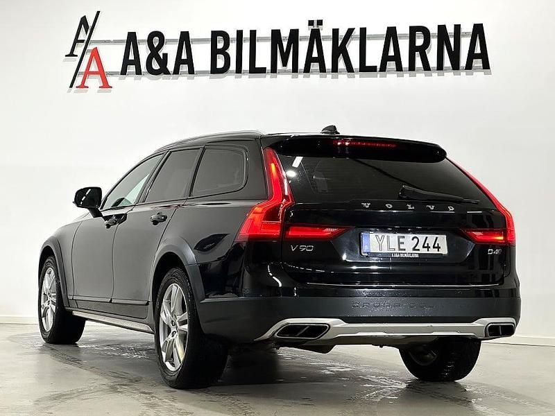 Begagnad Volvo V90 CC Plus 190 HK (139 kW) 2017 Svart Kombi