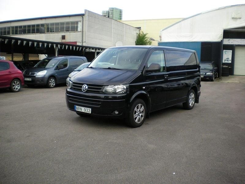 Svart Begagnad 2011 VW T5 Van | 79 000 kr (Marknadspris) - Bild 1/4