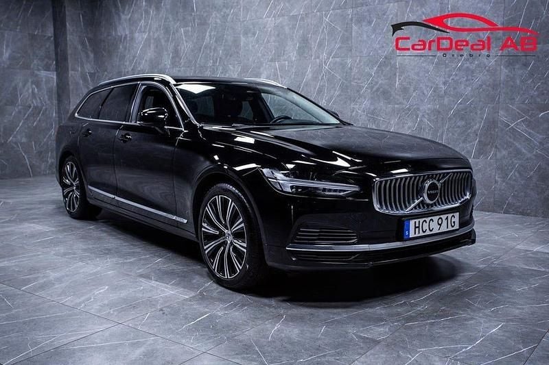 Svart Begagnad 2023 Volvo V90 Core Kombi | 329 400 kr (Marknadspris) - Bild 1/4