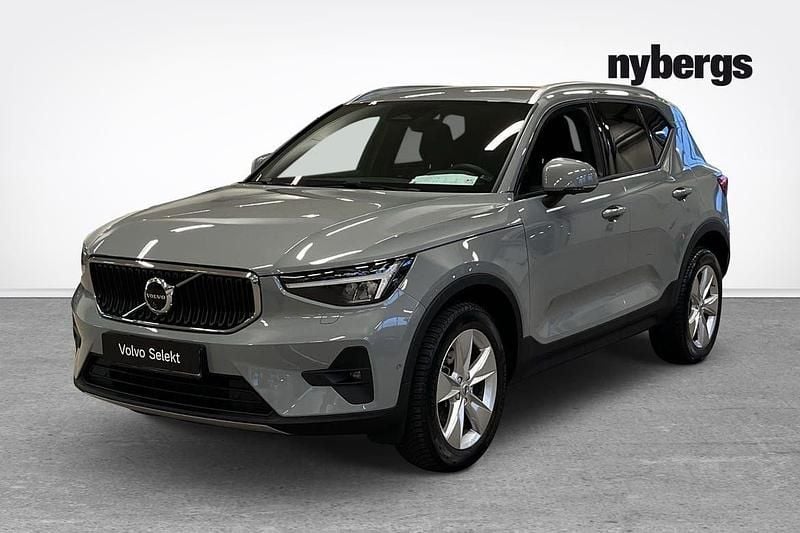 Grå Begagnad 2024 Volvo XC40 Core SUV | 339 000 kr (Bra pris) - Bild 1/4