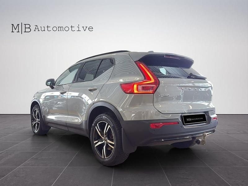 Begagnad Volvo XC40 Plus 163 HK (119 kW) 2023 Grå SUV