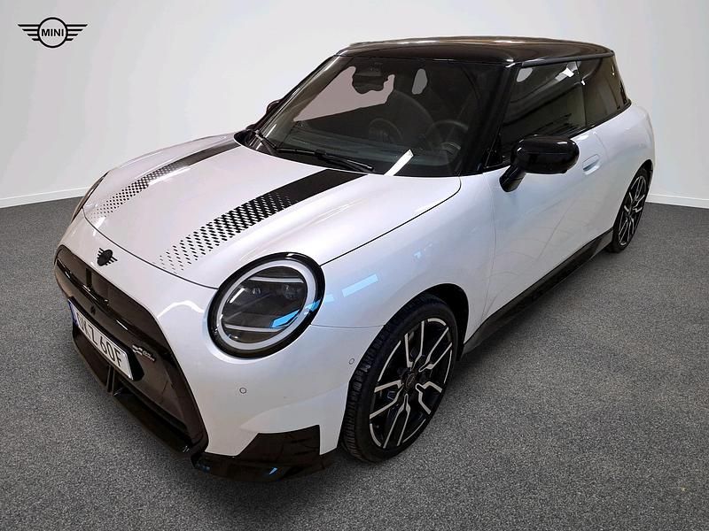 Vit Begagnad 2025 Mini Cooper SE Halvkombi | 474 900 kr - Bild 1/4