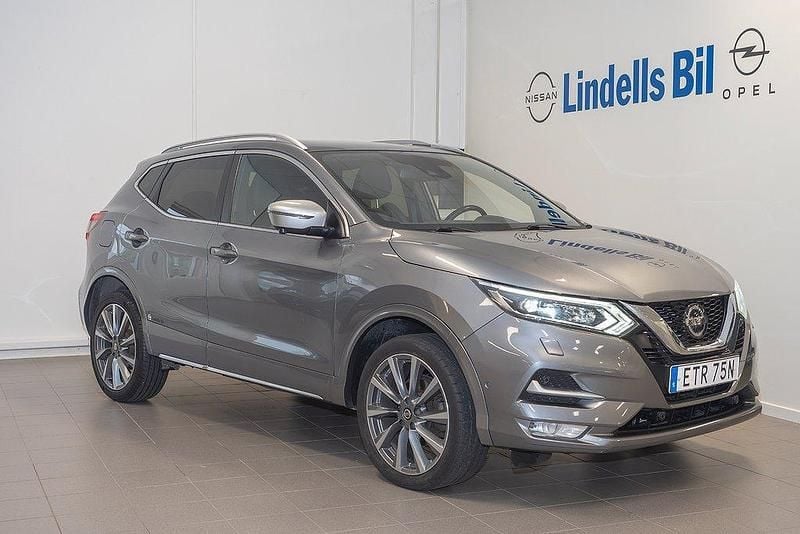 Grå Begagnad 2019 Nissan Qashqai Tekna+ SUV | 169 000 kr (Marknadspris) - Bild 1/4