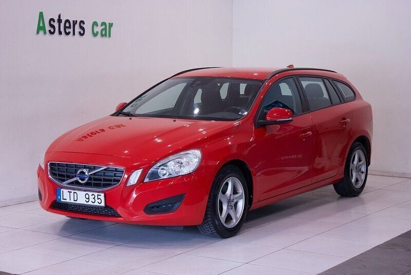 Röd Begagnad 2011 Volvo V60 Kinetic Kombi | 75 000 kr (Bra pris) - Bild 1/4
