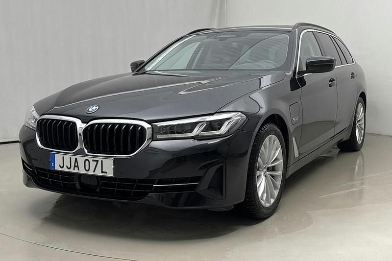 Svart Begagnad 2023 BMW 530 Kombi | 369 000 kr - Bild 1/4