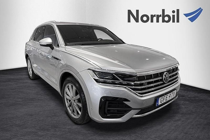 Begagnad VW Touareg R-line 286 HK (210 kW) 2021 Silver SUV