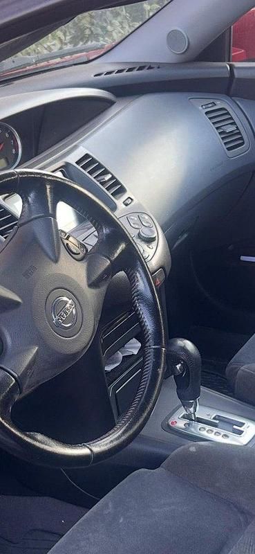 Röd Begagnad 2003 Nissan Primera Sedan | 34 500 kr (Lite dyr) - Bild 1/4
