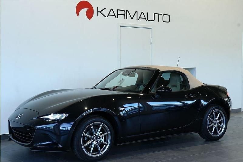 Svart Ny 2025 Mazda MX5 Kazari Cab | 364 300 kr (Marknadspris) - Bild 1/4