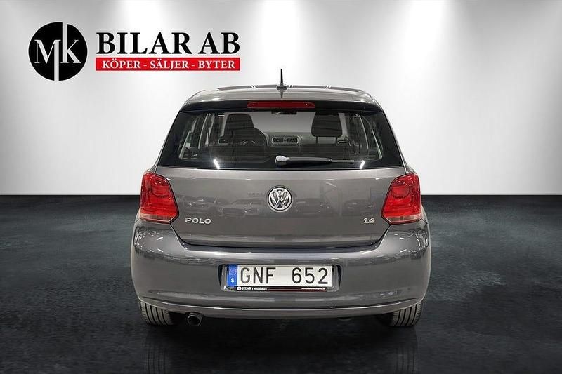 Begagnad VW Polo 86 HK (63 kW) 2013 Mörkgrå Halvkombi