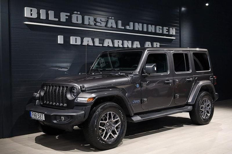Grå Begagnad 2021 Jeep Wrangler Unlimited 80th Anniversary SUV | 619 000 kr (Bra pris) - Bild 1/4