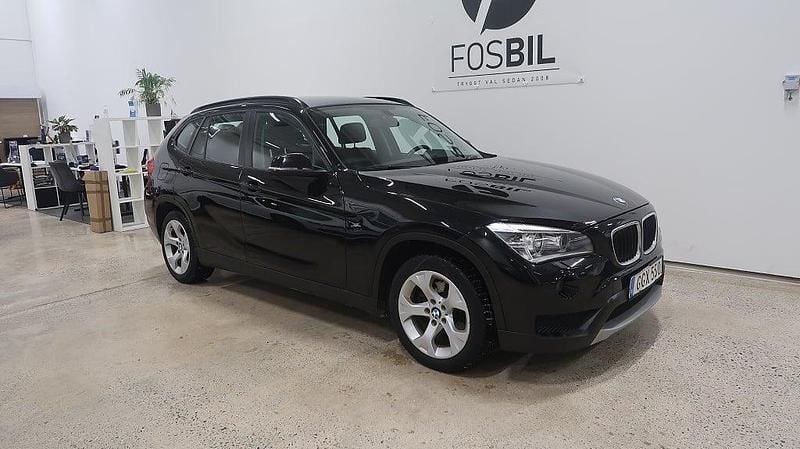 Svart Begagnad 2014 BMW X1 SUV | 99 900 kr (Marknadspris) - Bild 1/3
