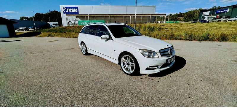 Vit Begagnad 2010 Mercedes C220 Avantgarde Kombi | 80 000 kr (Marknadspris) - Bild 1/4