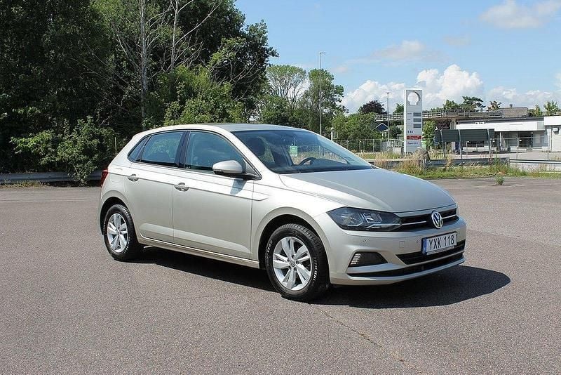 Silver Begagnad 2017 VW Polo Halvkombi | 158 800 kr (Marknadspris) - Bild 1/4