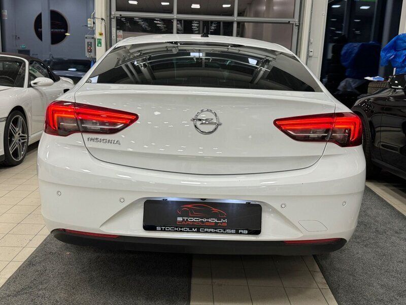 Begagnad Opel Insignia Sport 123 HK (90 kW) 2021 Vit Halvkombi