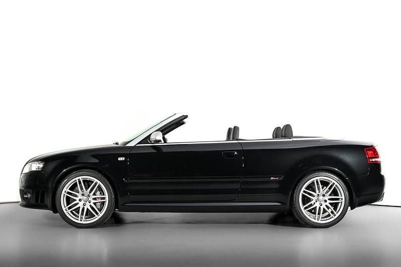 Begagnad Audi RS4 420 HK (308 kW) 2007 Svart Cab