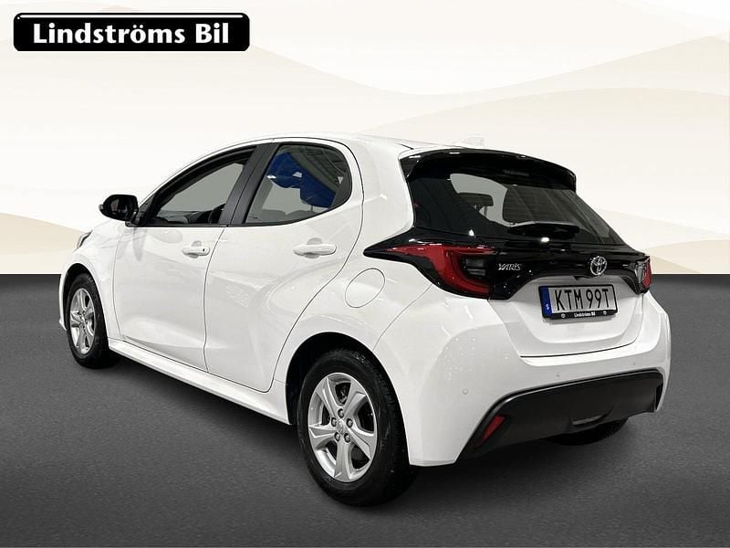 Begagnad Toyota Yaris 2022 Vit Halvkombi