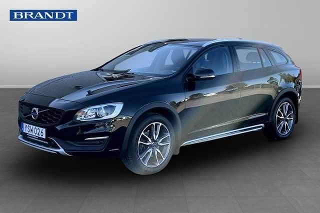 Svart Begagnad 2018 Volvo V60 CC Standard Kombi | 219 900 kr (Marknadspris) - Bild 1/4