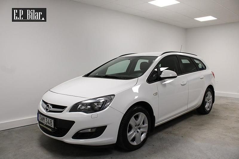 Vit Begagnad 2015 Opel Astra Kombi | 99 800 kr (Marknadspris) - Bild 1/3
