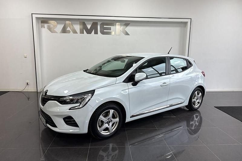 Vit Begagnad 2021 Renault Clio V Zen | 184 000 kr (Marknadspris) - Bild 1/4