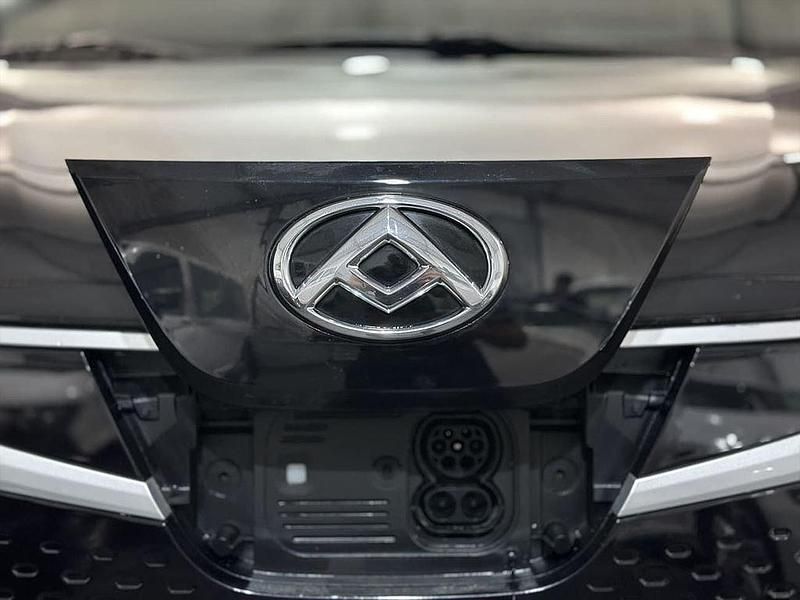 Begagnad Maxus eDeliver 3 90 kW (123 HK) 2020 Svart Van