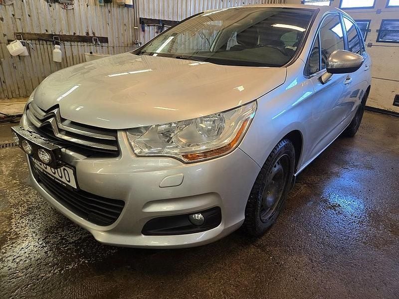 Begagnad Citroën C4 114 HK (83 kW) 2014 Silver Halvkombi