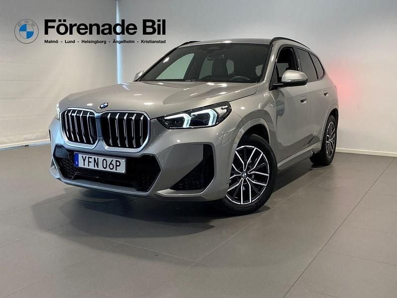 Grå Begagnad 2025 BMW X1 Comfort Edition SUV | 429 000 kr (Dyr) - Bild 1/4