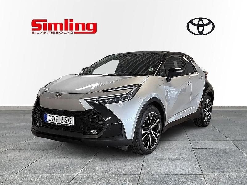 Silver Begagnad 2024 Toyota C-HR Executive SUV | 449 900 kr (Marknadspris) - Bild 1/4