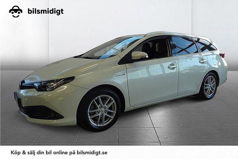 Vit Begagnad 2017 Toyota Auris Touring Sports Touch Kombi | 144 800 kr (Marknadspris) - Bild 1/3
