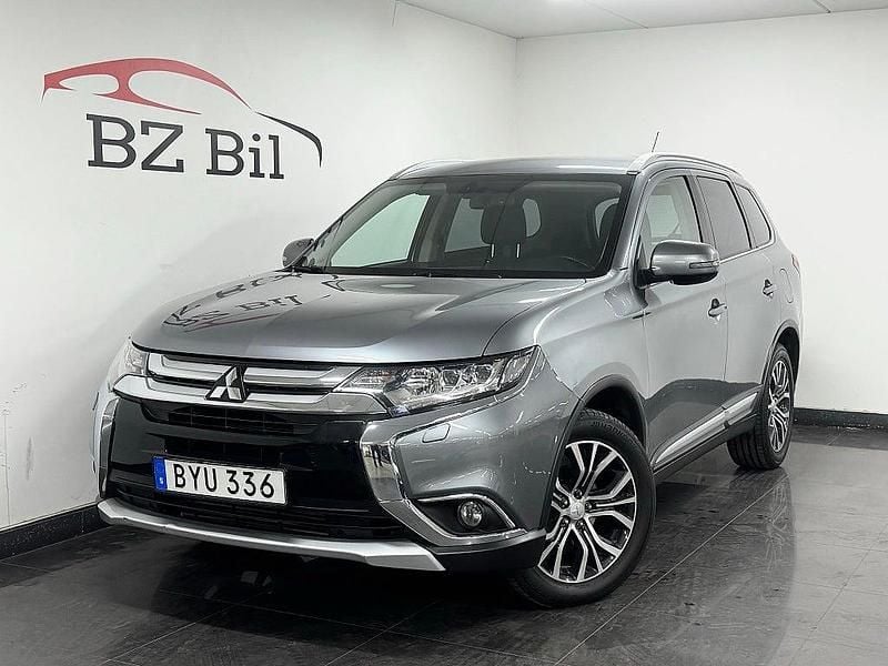 Grå Begagnad 2015 Mitsubishi Outlander SUV | 179 900 kr (Marknadspris) - Bild 1/4