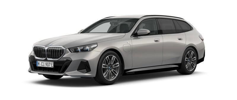 Grå Ny 2024 BMW 530e Shadowline Kombi | 714 400 kr - Bild 1/4
