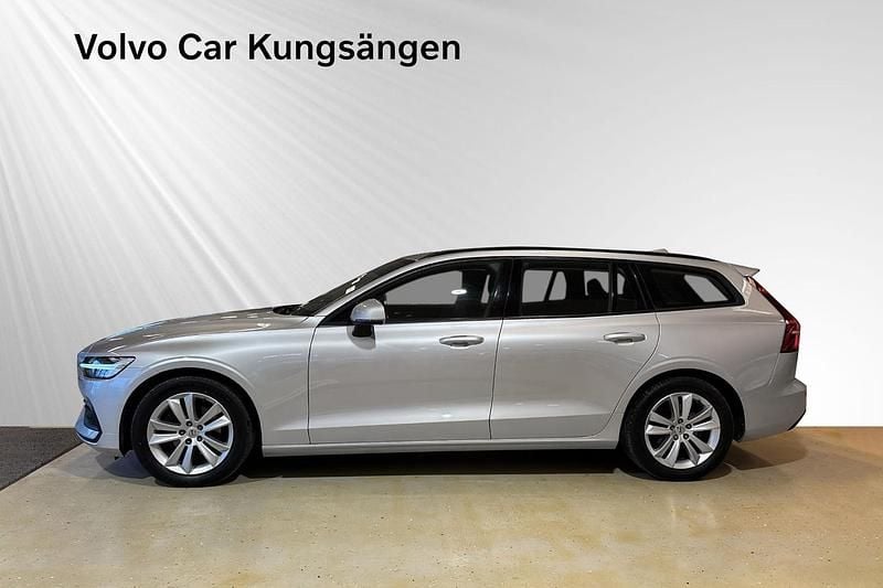 Begagnad Volvo V60 Momentum 150 HK (110 kW) 2019 Silver Kombi