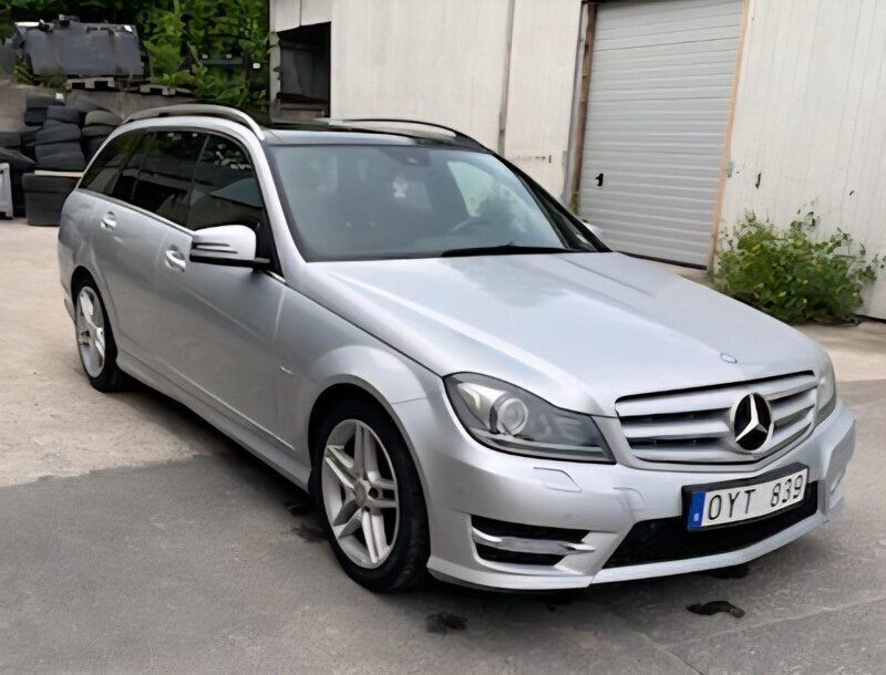 Silver Begagnad 2012 Mercedes C220 AMG Kombi | 110 000 kr (Lite dyr) - Bild 1/4