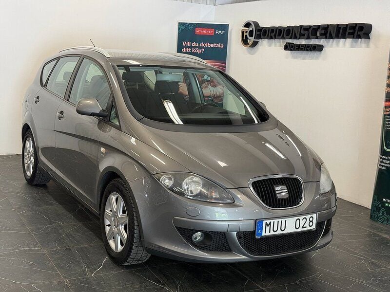 Ljusgrå Begagnad 2008 Seat Altea XL Minibuss | 49 900 kr (Marknadspris) - Bild 1/4