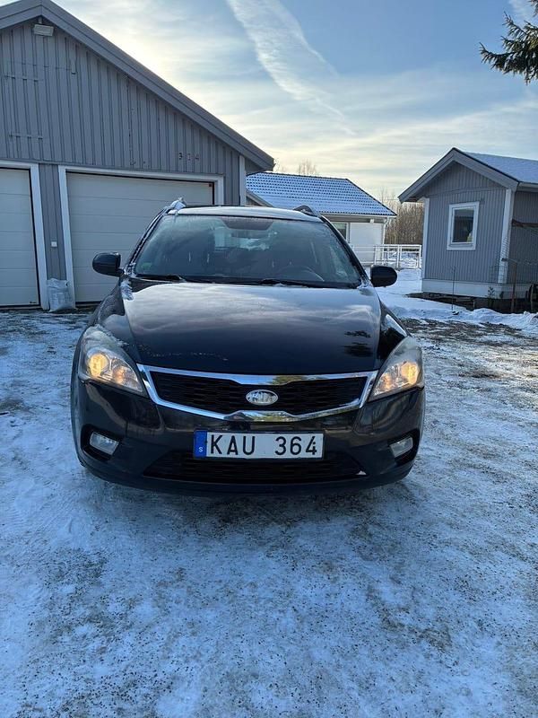 Begagnad Kia Ceed Sportswagon 115 HK (84 kW) 2010 Kombi