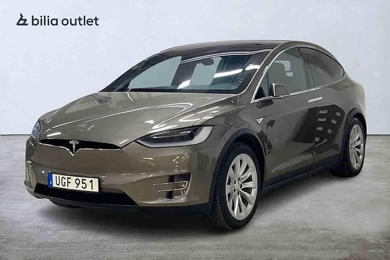 Grå Begagnad 2016 Tesla Model X SUV | 359 900 kr (Superpris) - Bild 1/1