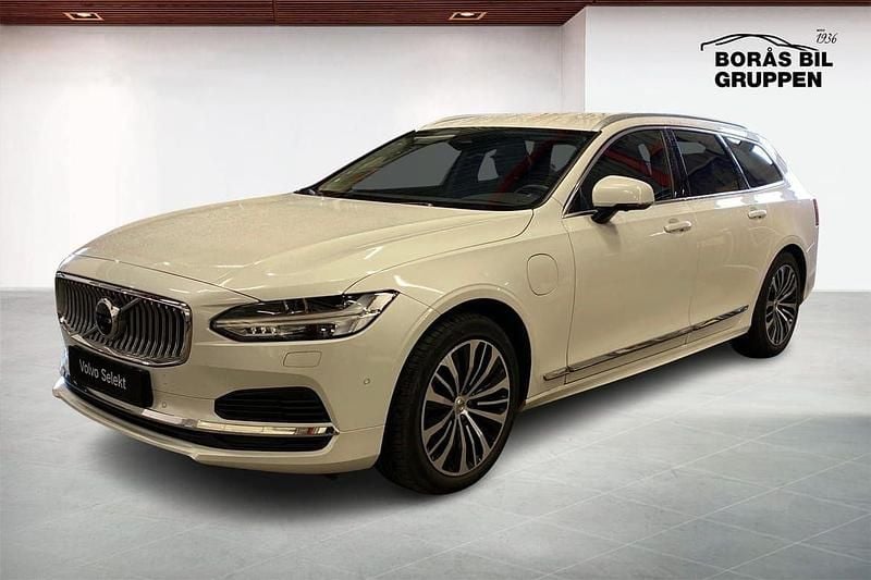 Vit Begagnad 2023 Volvo V90 Core Kombi | 409 000 kr (Marknadspris) - Bild 1/3