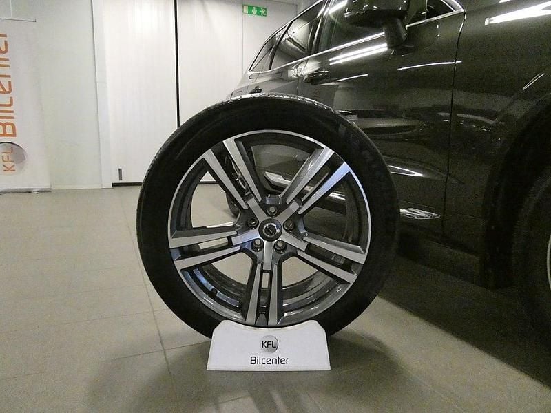 Begagnad Volvo XC60 Inscription 253 HK (186 kW) 2021 Mörkgrå SUV