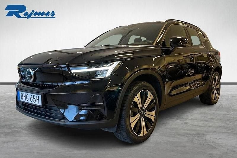 Svart Begagnad 2022 Volvo XC40 Core SUV | 299 900 kr (Bra pris) - Bild 1/4