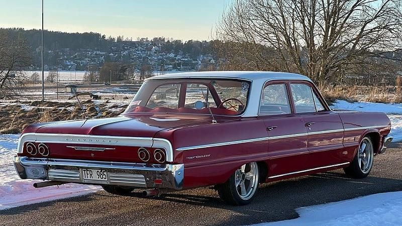 Begagnad Chevrolet Bel Air 199 HK (146 kW) 1964 Röd Sedan