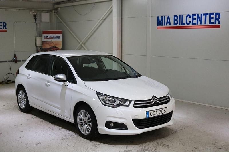 Vit Begagnad 2016 Citroën C4 Halvkombi | 94 900 kr (Marknadspris) - Bild 1/4