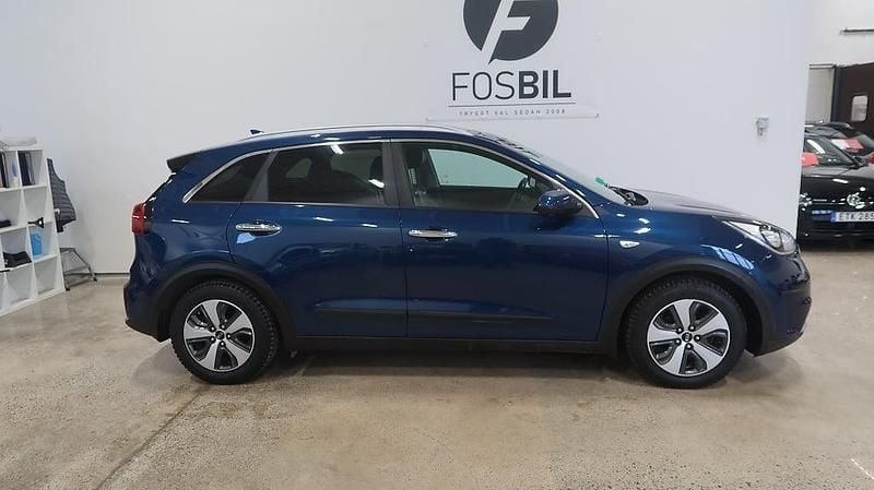 Begagnad Kia Niro 141 HK (103 kW) 2016 Blå SUV