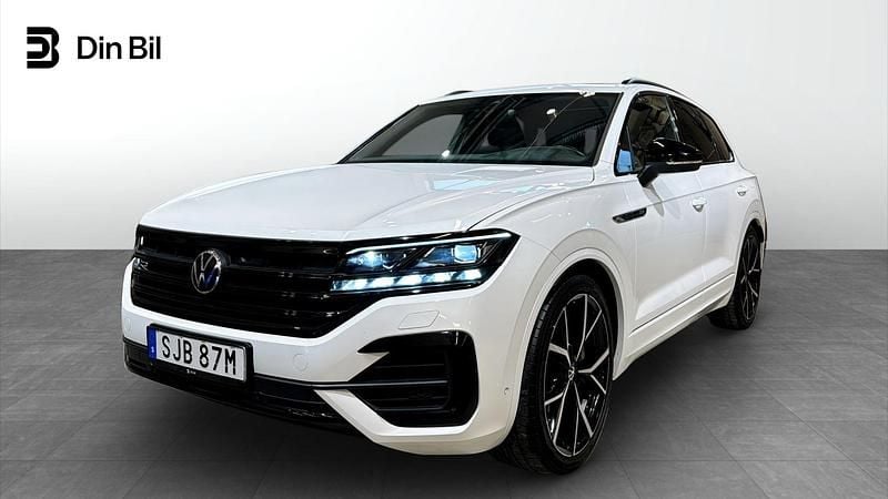 Vit Begagnad 2022 VW Touareg R SUV | 709 900 kr (Marknadspris) - Bild 1/4