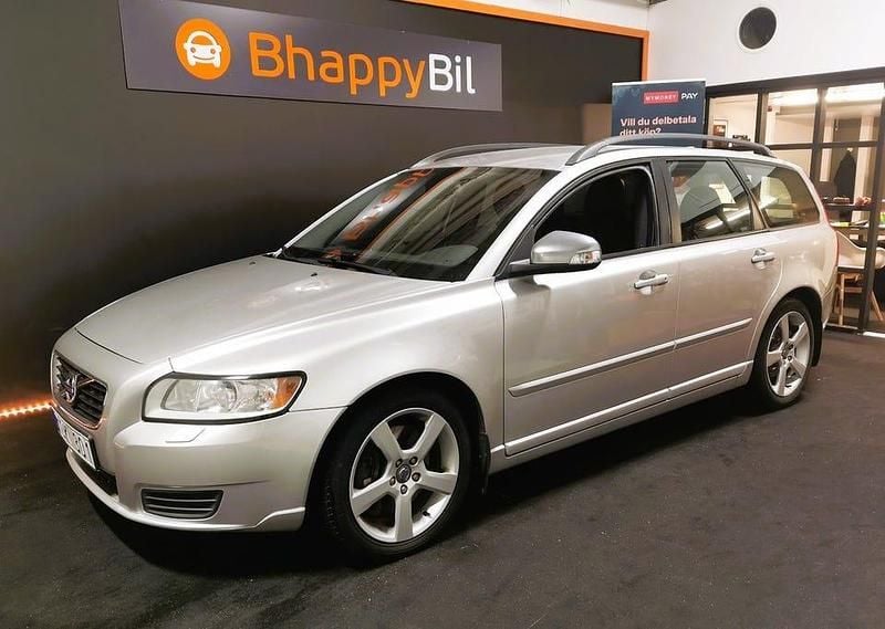 Ljusgrå (grå) Begagnad 2011 Volvo V50 Kombi | 59 900 kr (Bra pris) - Bild 1/4