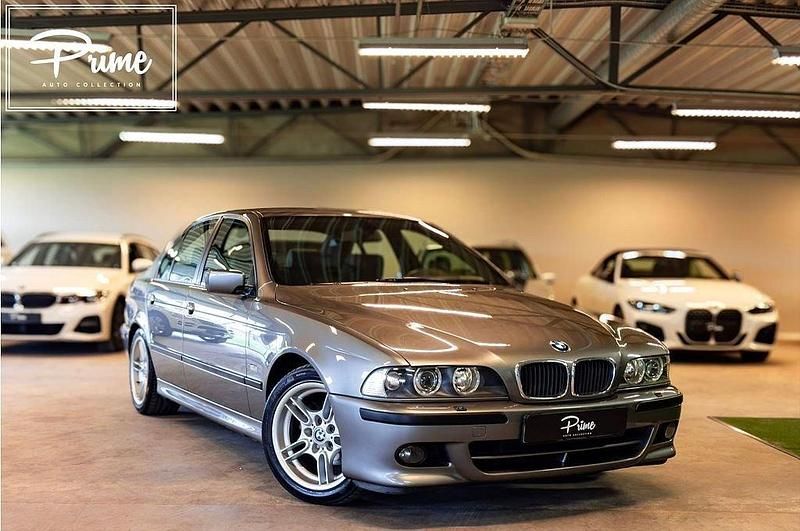 Grå Begagnad 2002 BMW 525 M Sport Sedan | 119 900 kr - Bild 1/4