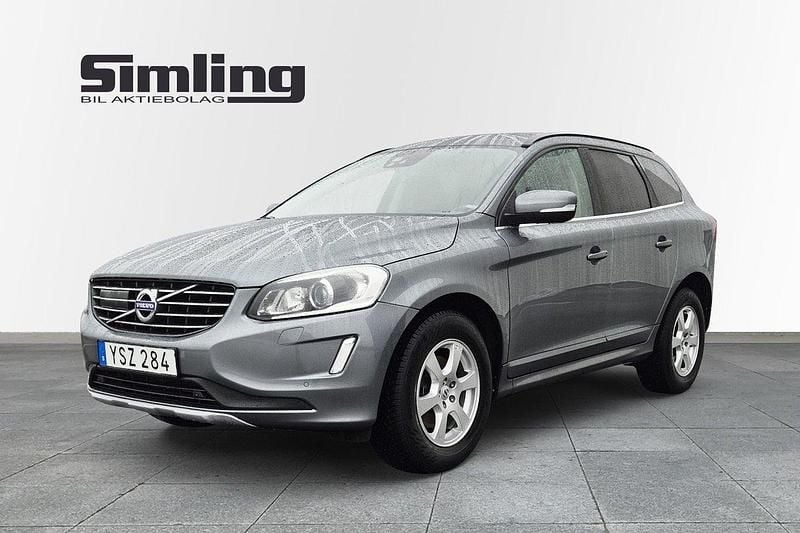 Grå Begagnad 2017 Volvo XC60 Momentum SUV | 174 900 kr (Bra pris) - Bild 1/4