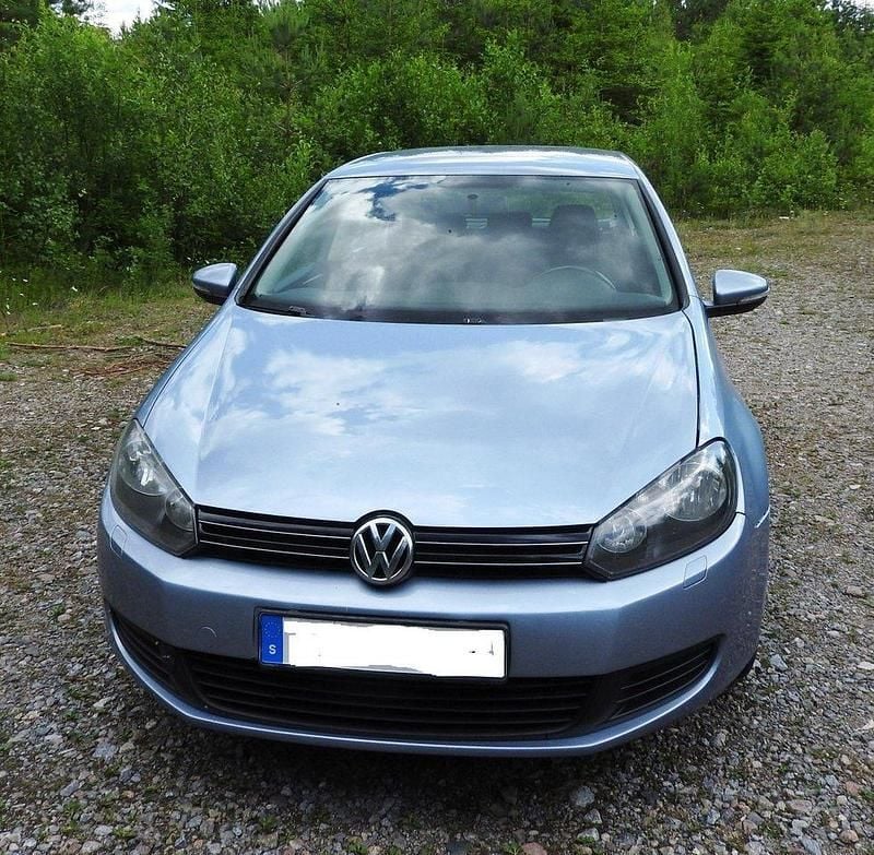 Blå Begagnad 2010 VW Golf VI Halvkombi | 54 000 kr (Bra pris) - Bild 1/4