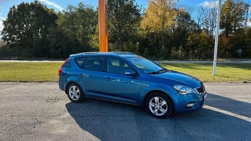 Blå Begagnad 2009 Kia Ceed Sportswagon 4 Kombi | 29 800 kr (Superpris) - Bild 1/4